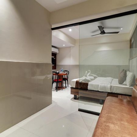New Parimeet Residency Hotel นาวีมุมไบ ภายนอก รูปภาพ