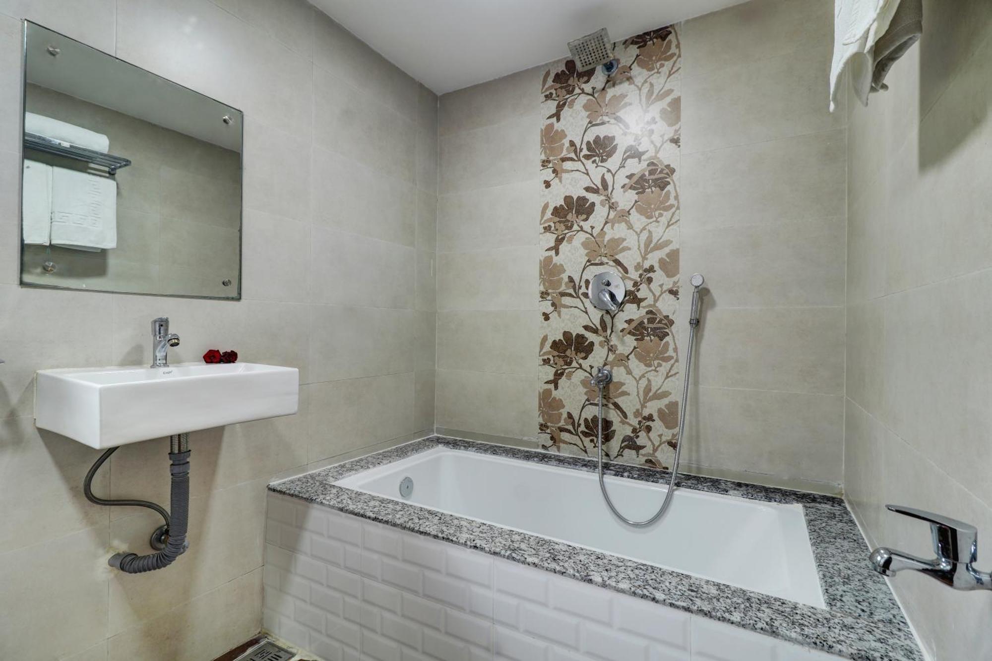 New Parimeet Residency Hotel นาวีมุมไบ ภายนอก รูปภาพ