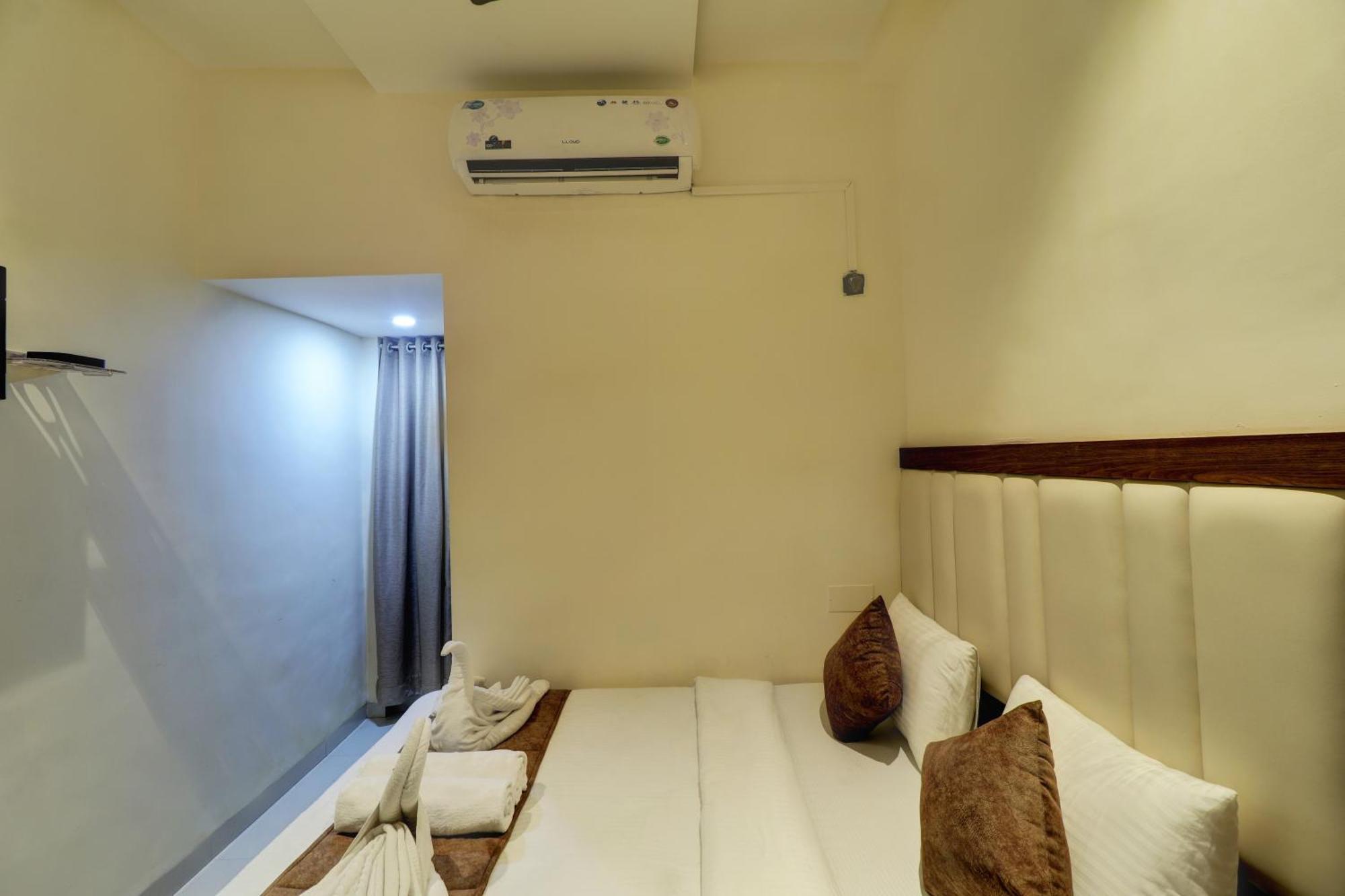 New Parimeet Residency Hotel นาวีมุมไบ ภายนอก รูปภาพ