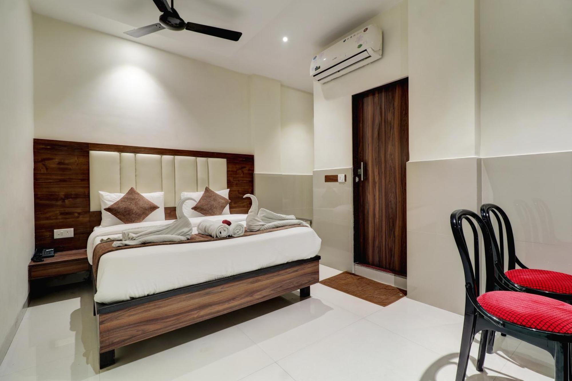 New Parimeet Residency Hotel นาวีมุมไบ ภายนอก รูปภาพ