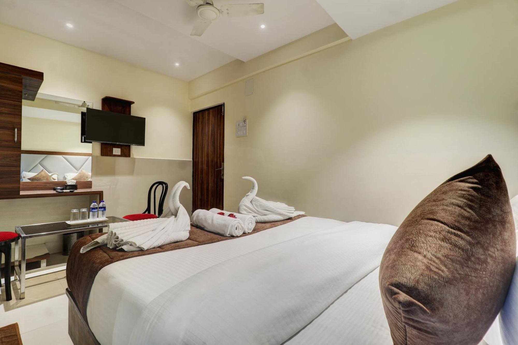 New Parimeet Residency Hotel นาวีมุมไบ ภายนอก รูปภาพ